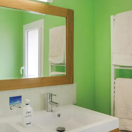 3 Bedroom Cozy In Quettreville-sur-sien, Holiday home