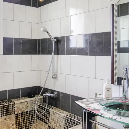 3 Bedroom Cozy In Quettreville-sur-sien, Quettreville-sur-Sienne