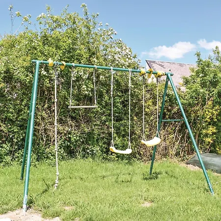 3 Bedroom Cozy In Quettreville-sur-sien, Сasa de vacaciones Quettreville-sur-Sienne